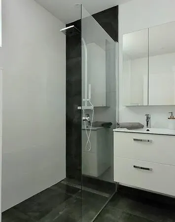 Avec Terrasse Jardin Ds Ind Apartment *